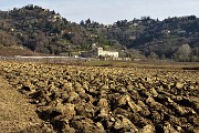 12 Aratura profonda nei campi di Astino